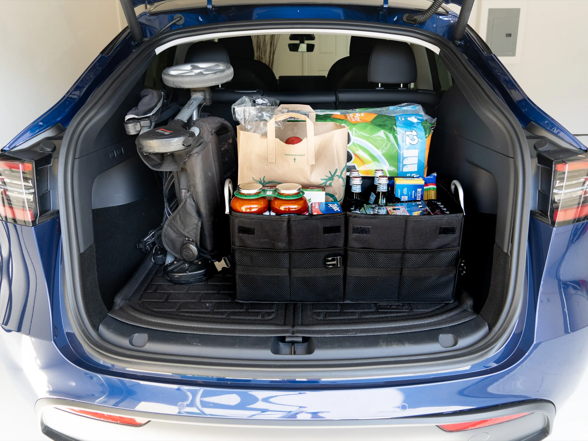 Tesla Model Y Juniper Essentials Travel Pack - Image 5