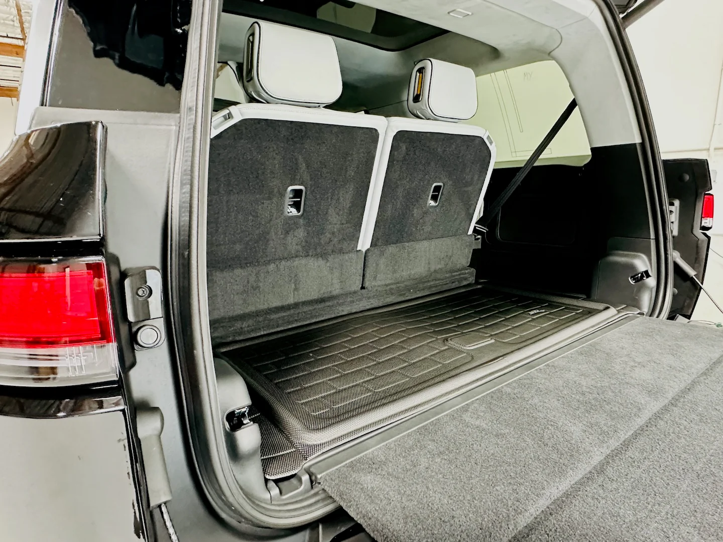 Rivian R1S All-Weather Floor Mats by 3D MAXpider - Image 4