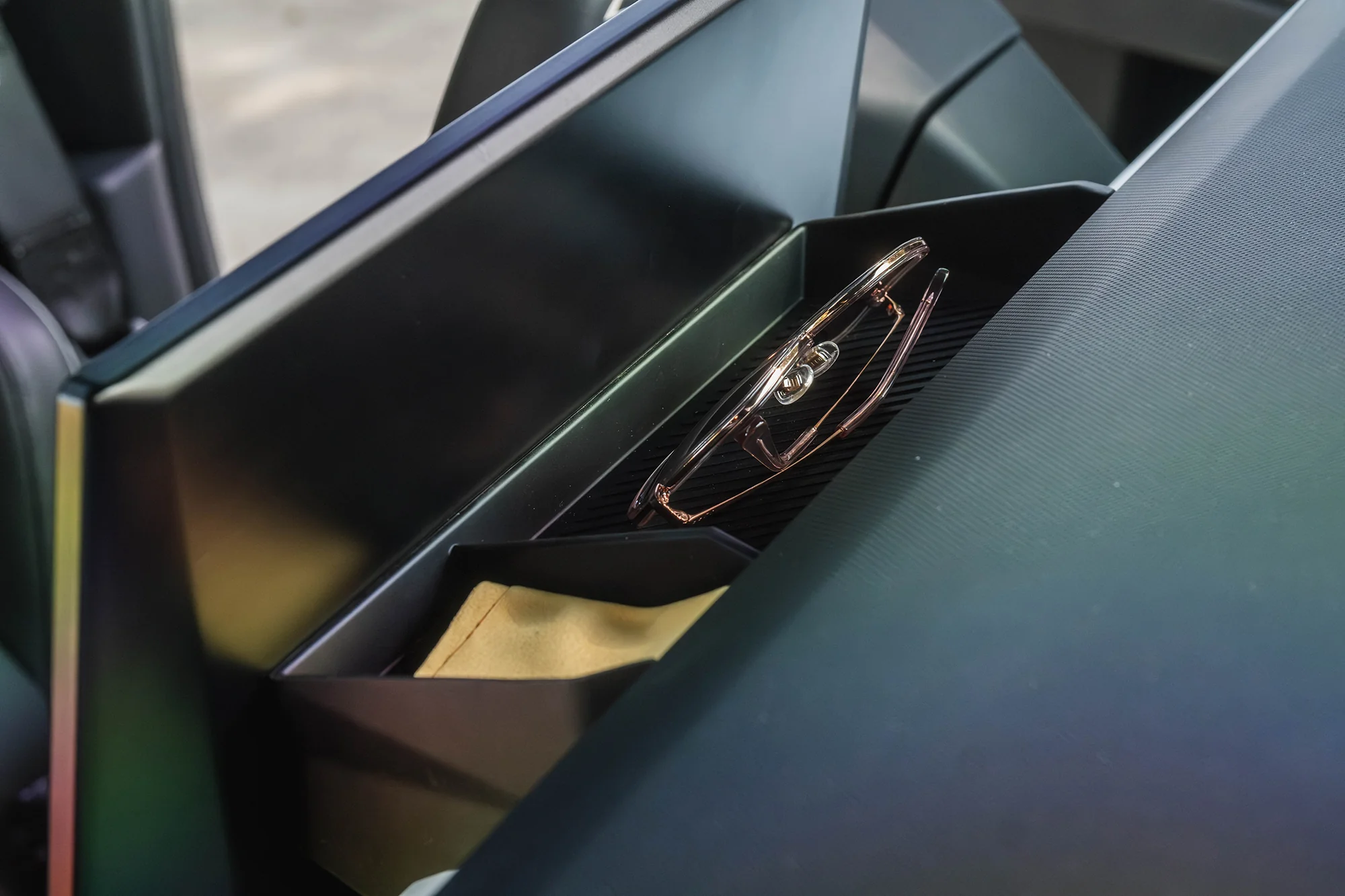 Tesla Cybertruck Behind Screen Storage Tray (Non-slip) - Image 2