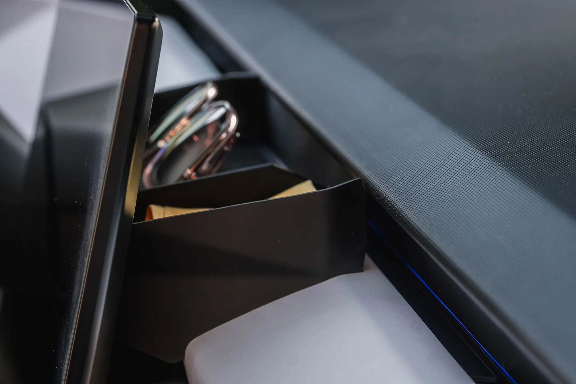 Tesla Cybertruck Behind Screen Storage Tray (Non-slip) - Image 3