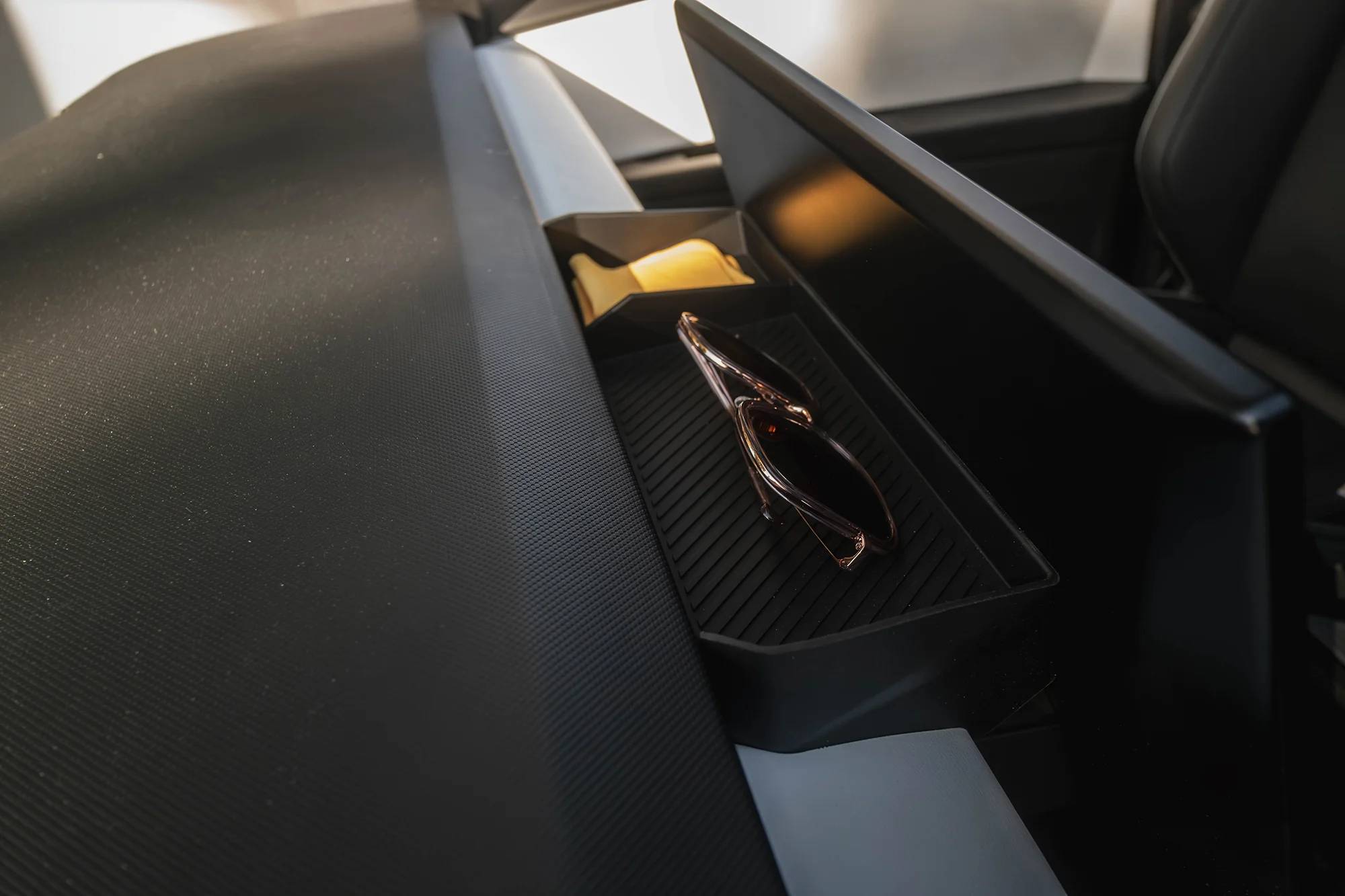 Tesla Cybertruck Behind Screen Storage Tray (Non-slip) - Image 6