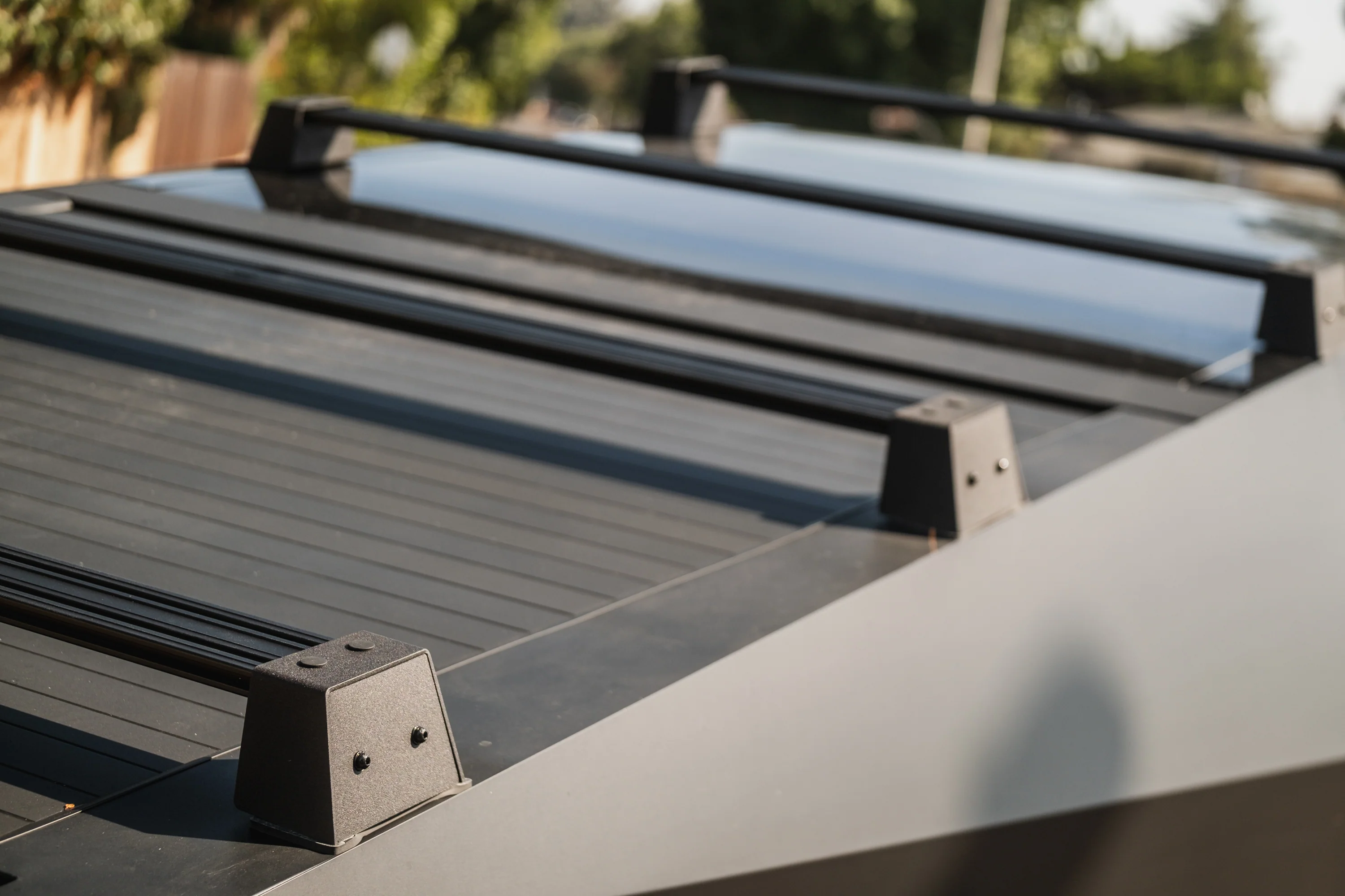 Tesla Cybertruck Crossbars Roof Rack - Image 11