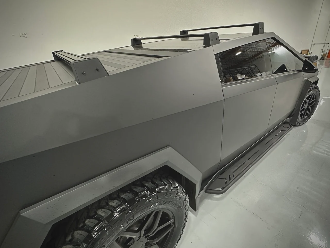 Tesla Cybertruck Crossbars Roof Rack - Image 8