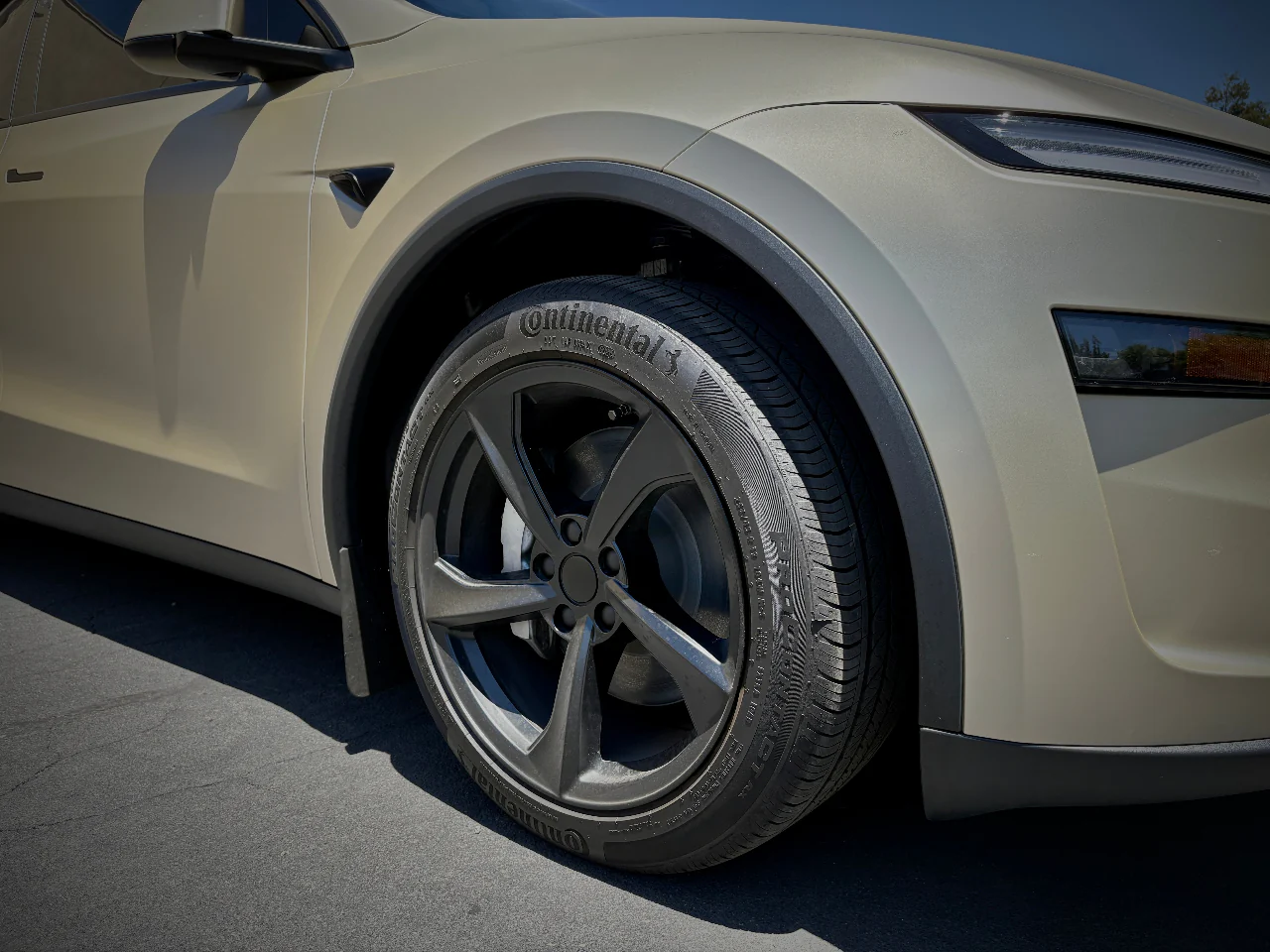 Tesla Model Y Juniper Black Out OEM Wheels Kit - Image 3